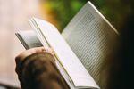 EL LIBRO Y LOS CONTENIDOS EDUCATIVOS EN ESPA&Ntilde;A - CURSO 2021-2022