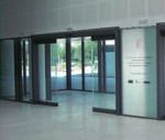Puertas automáticas en entornos hospitalarios